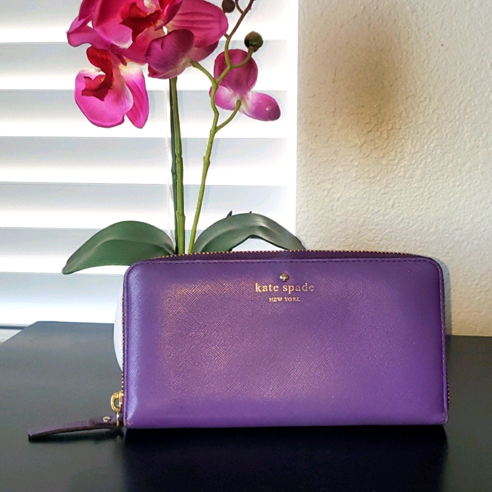 Kate Spade Zip Around Leather Wallet
